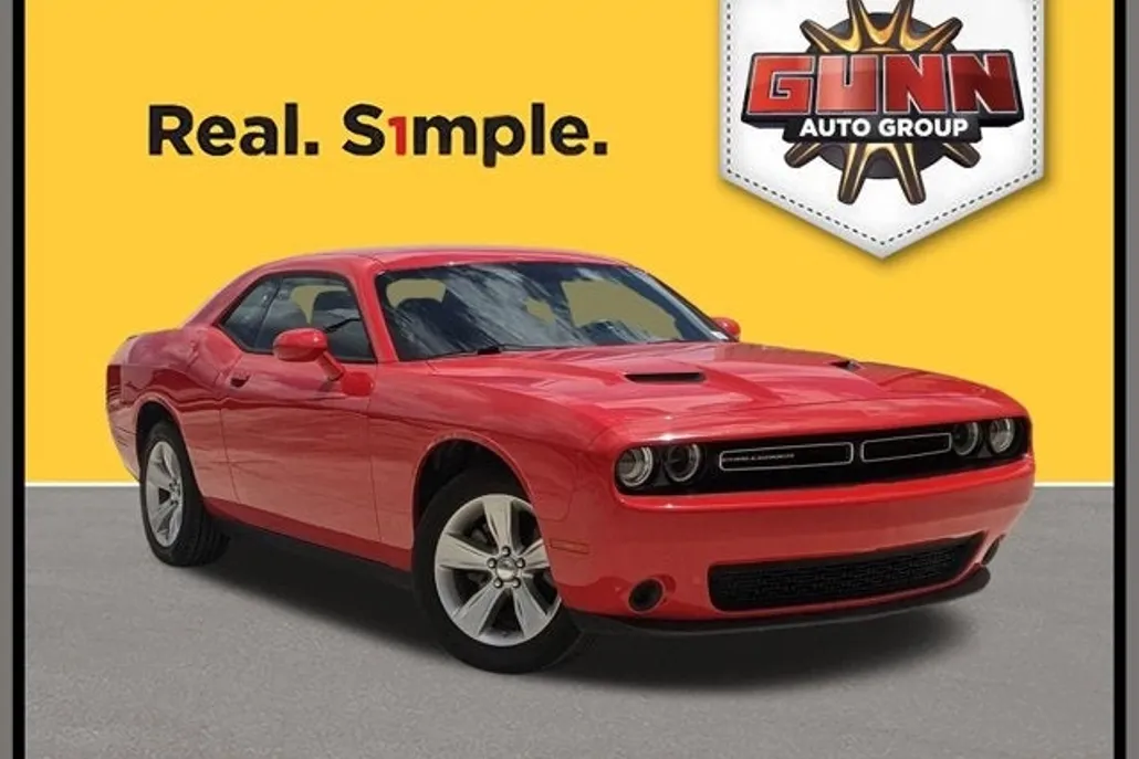 2023 Dodge Challenger SXT photo 1