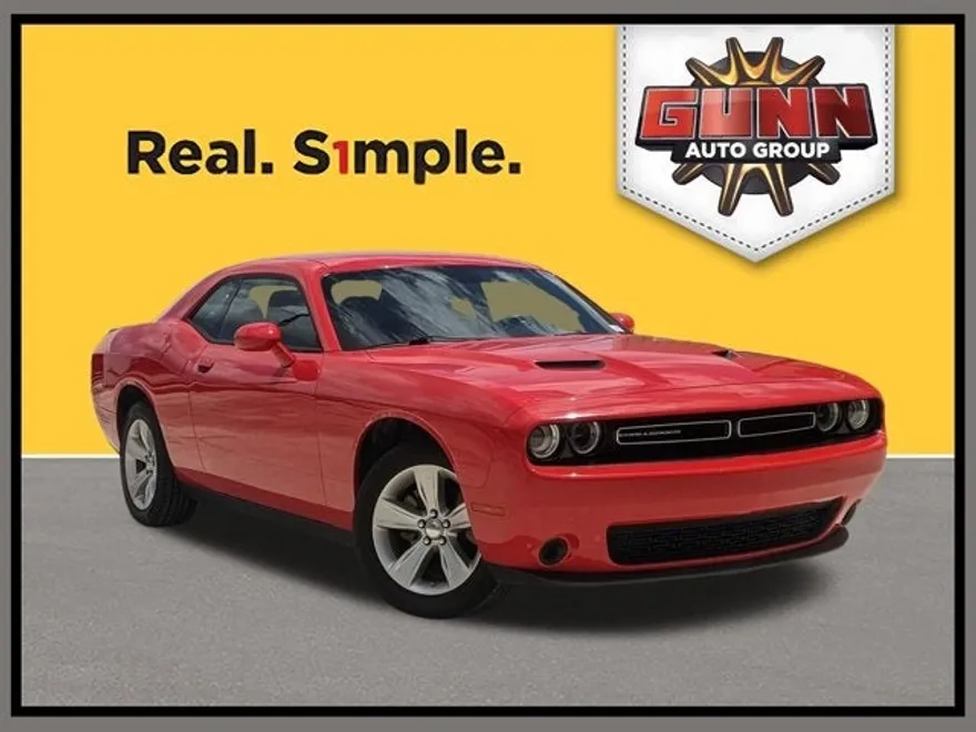 2023 Dodge Challenger SXT photo 1