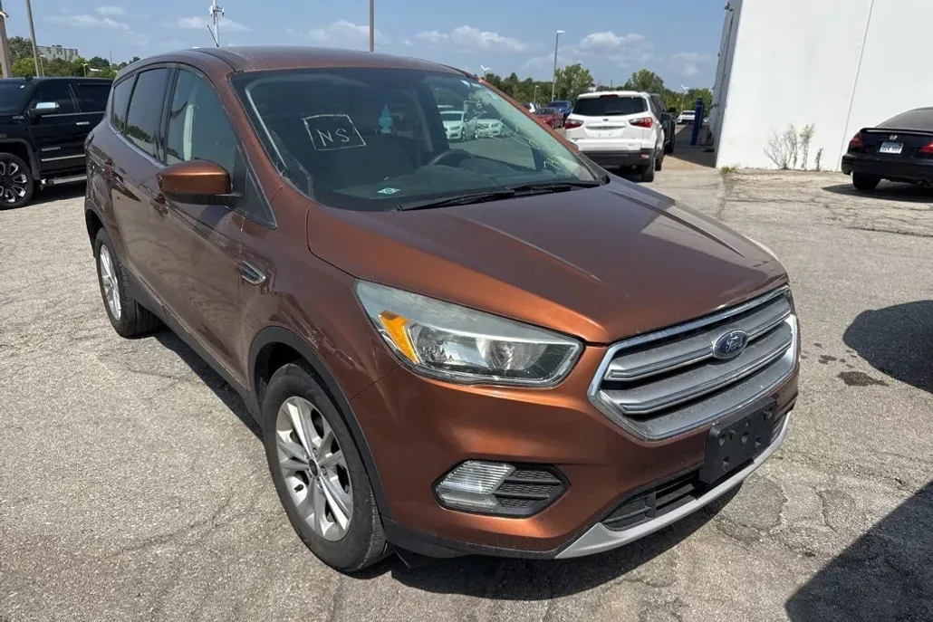 2017 Ford Escape SE photo 1