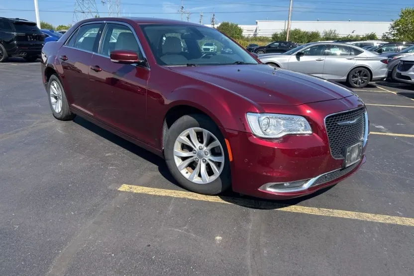2015 Chrysler 300 Limited photo 1