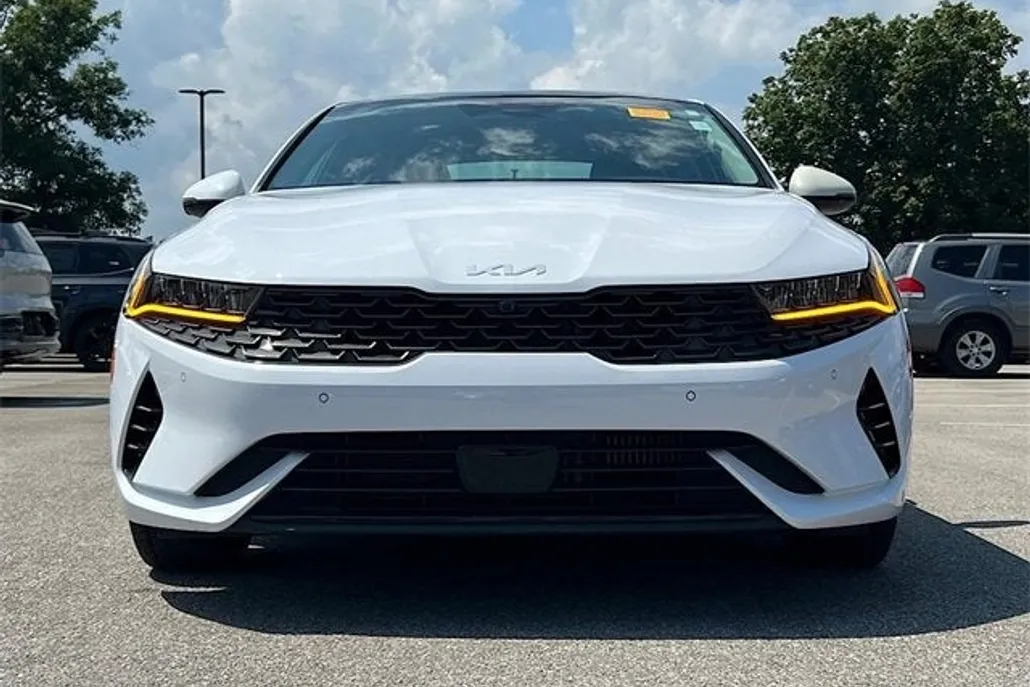 2022 Kia K5 EX photo 1