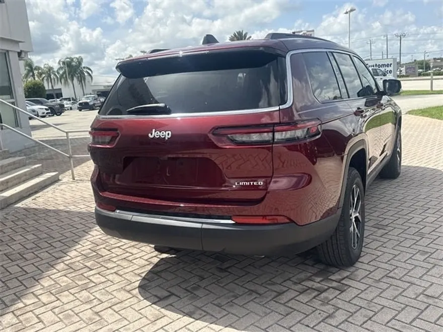 2025 Jeep Grand Cherokee Limited photo 6