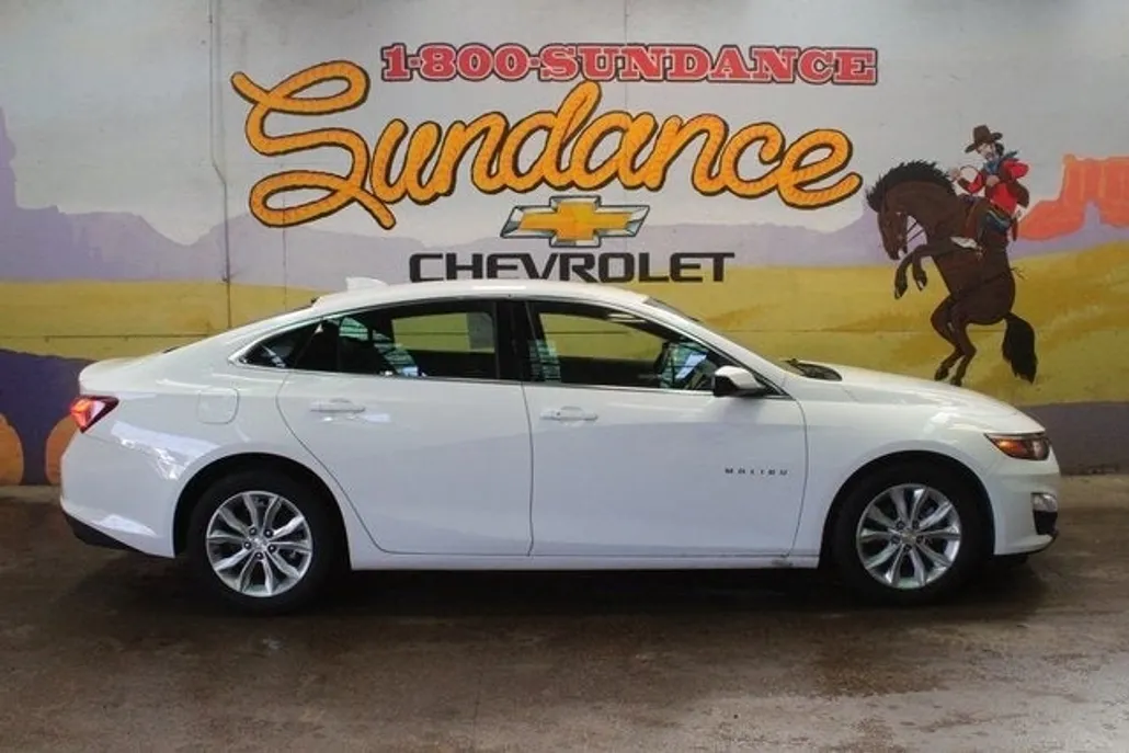 2022 Chevrolet Malibu 1LT photo 1