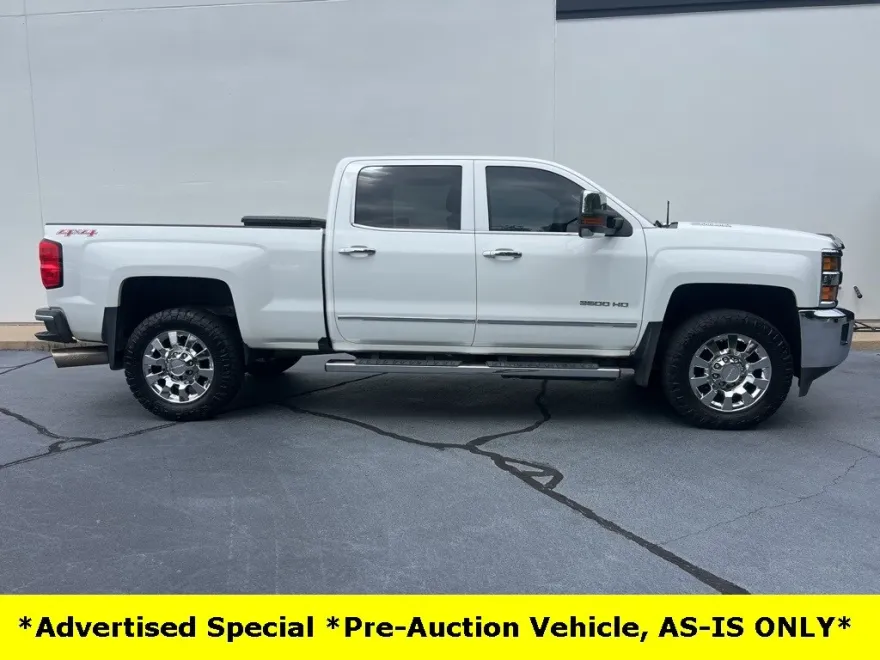 2016 Chevrolet Silverado 3500HD LTZ photo 1