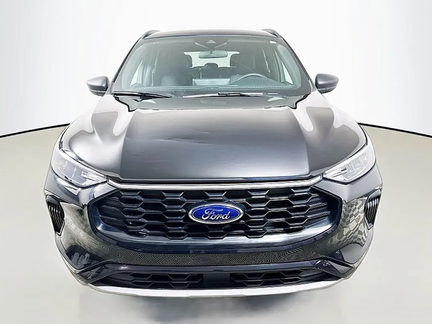 2023 Ford Escape ST-Line photo 1