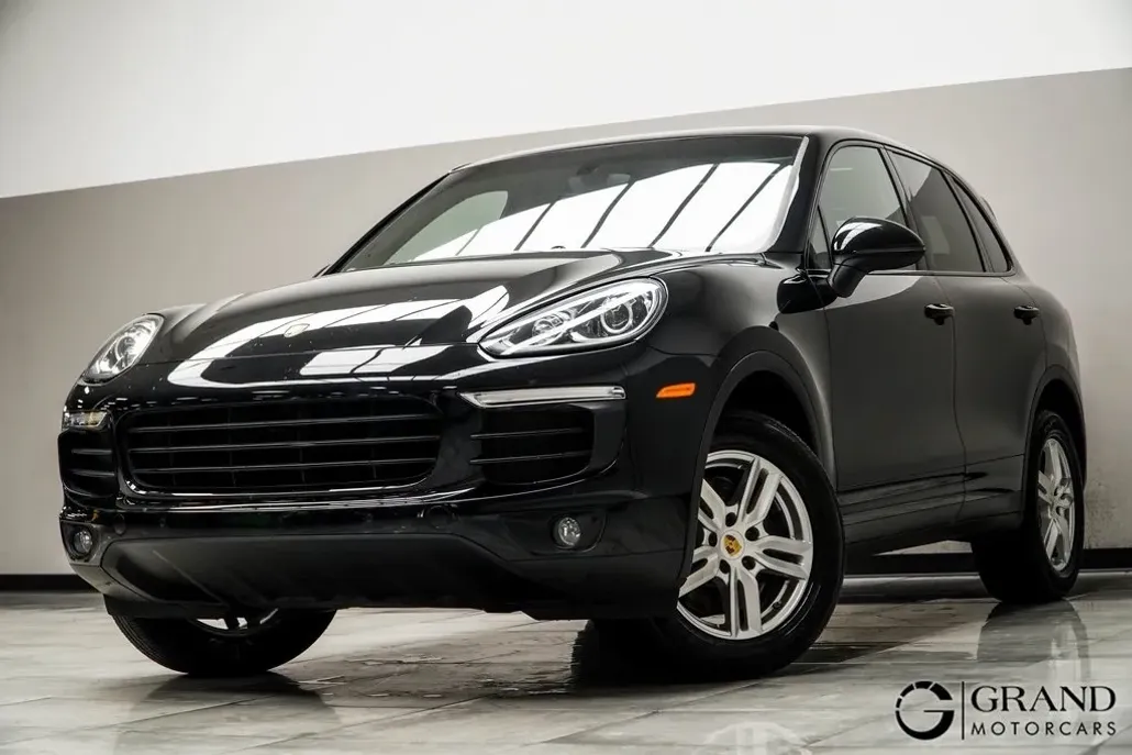 2018 Porsche Cayenne Base photo 1