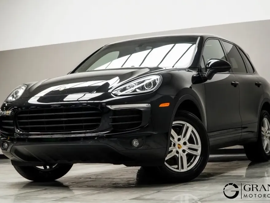 2018 Porsche Cayenne Base photo 1