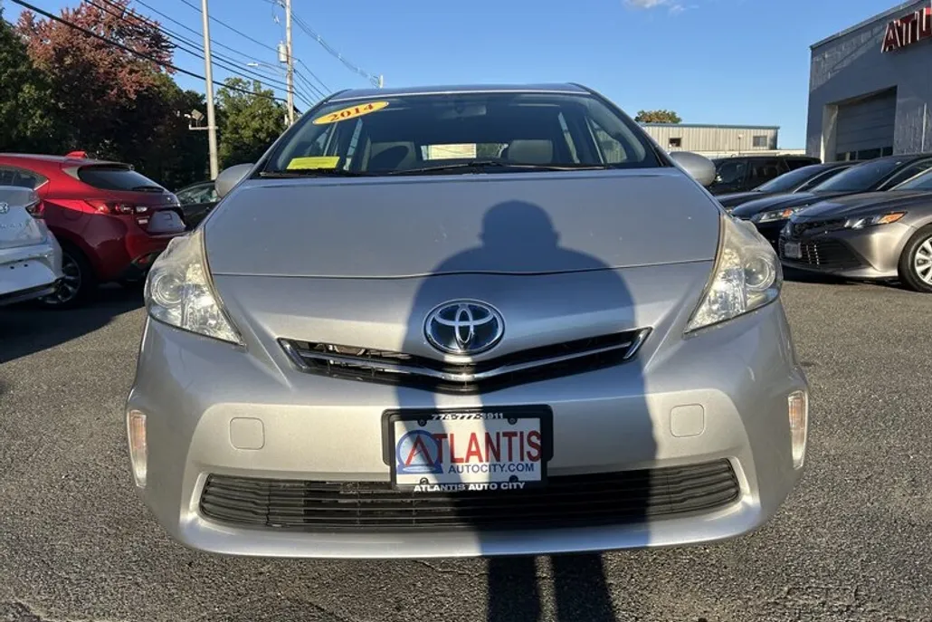 2014 Toyota Prius V Three photo 1