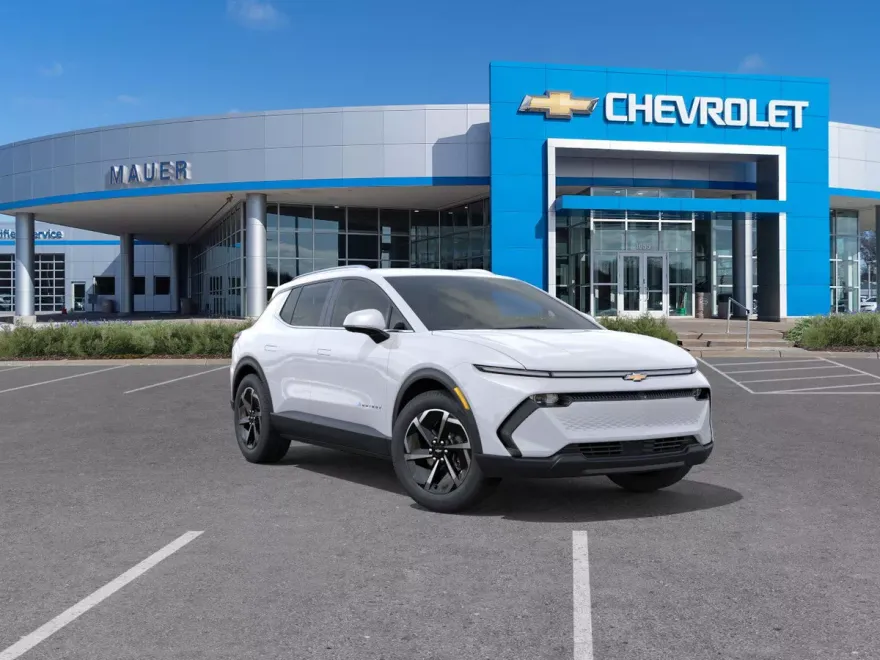 2026 Chevrolet Equinox EV 1LT photo 1