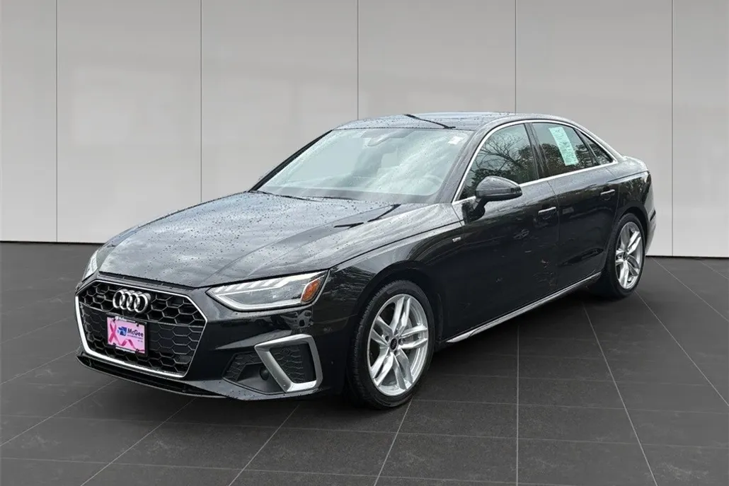 2024 Audi A4 45 S line Premium photo 1