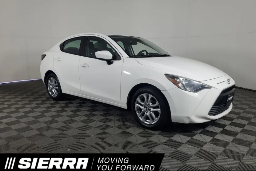 2017 Toyota Yaris iA Base photo 1