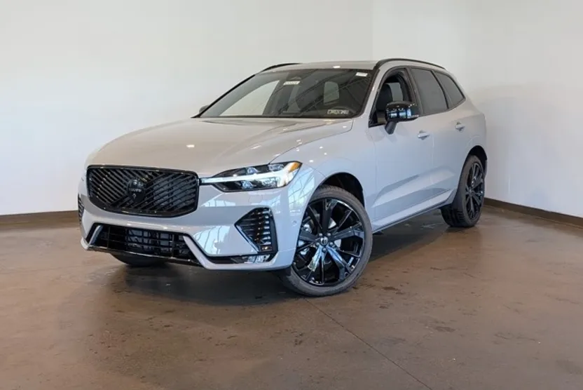 2026 Volvo XC60 B5 Black Edition photo 1