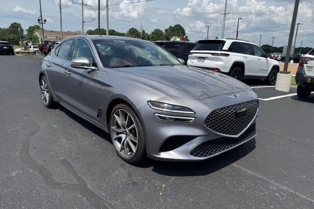 2023 Genesis G70 2.0T photo 1