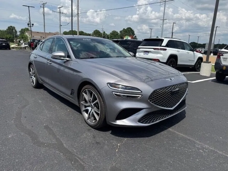 2023 Genesis G70 2.0T photo 1