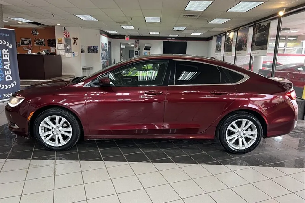 2015 Chrysler 200 Limited photo 1