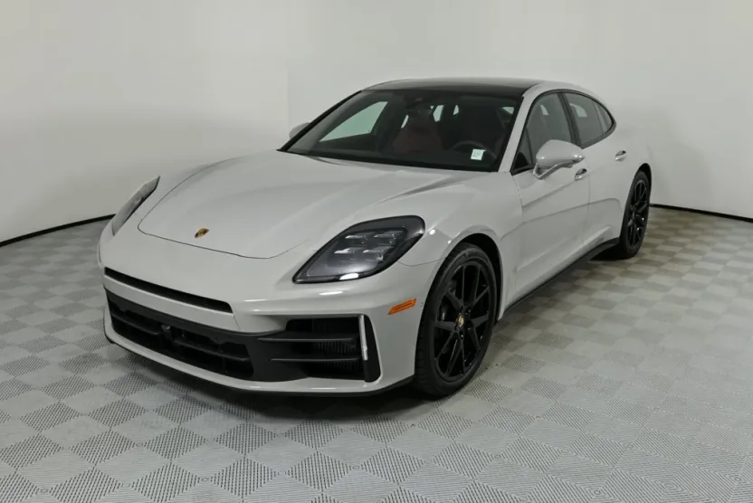 2025 Porsche Panamera Base photo 1