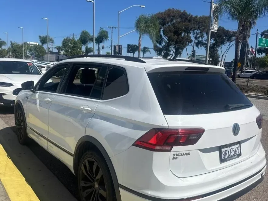 2020 Volkswagen Tiguan SE R-Line Black photo 1