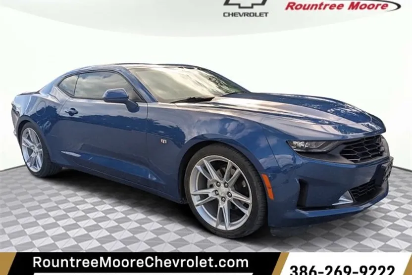 2019 Chevrolet Camaro 1LT photo 1