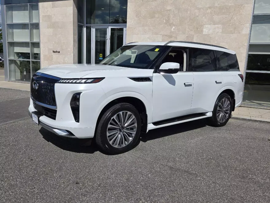 2026 Infiniti QX80 Luxe photo 1