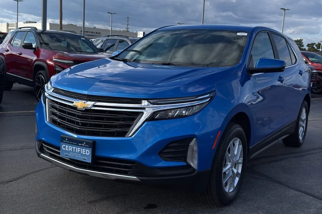 2024 Chevrolet Equinox LT photo 1