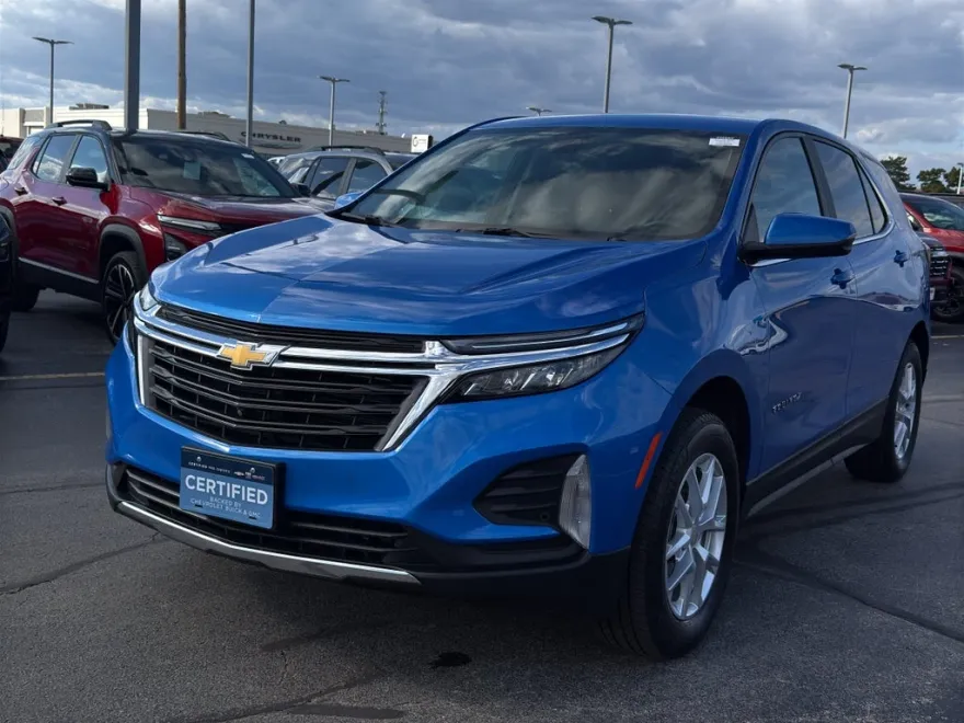2024 Chevrolet Equinox LT photo 1