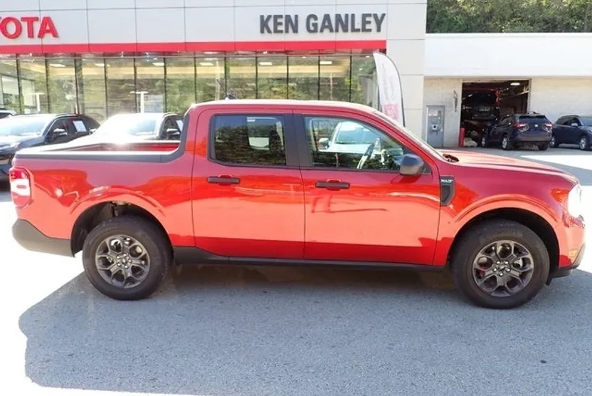 2024 Ford Maverick XLT photo 1