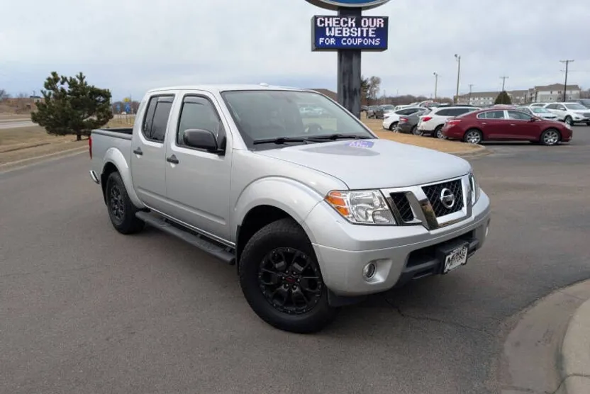 2017 Nissan Frontier SV photo 1