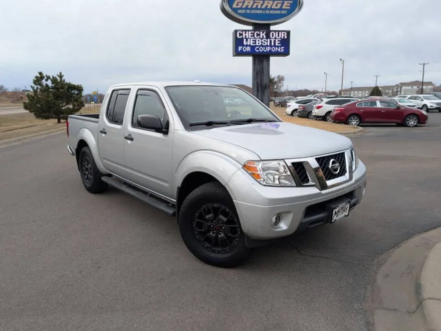 2017 Nissan Frontier SV photo 1