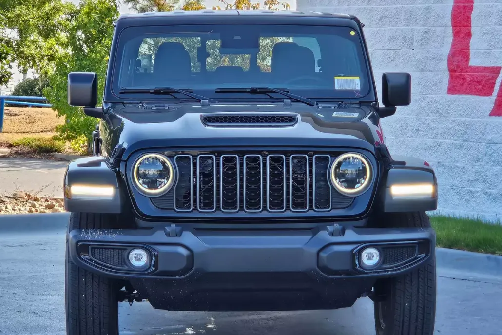2025 Jeep Gladiator Sport photo 1