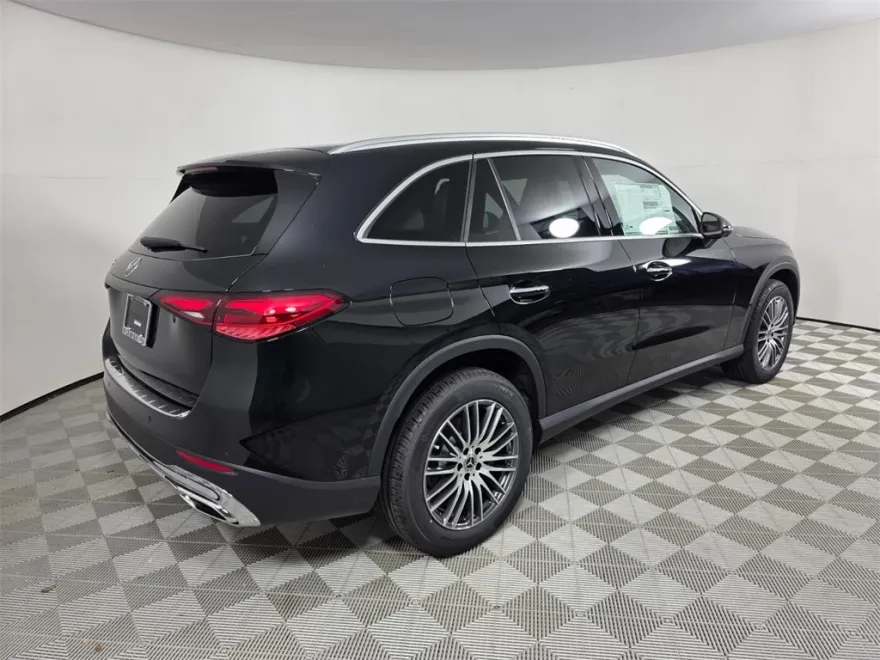 2026 Mercedes Benz GLC 300 photo 1