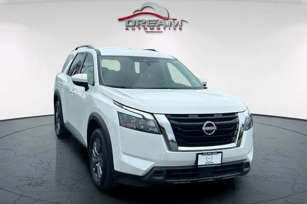 2024 Nissan Pathfinder SV photo 1