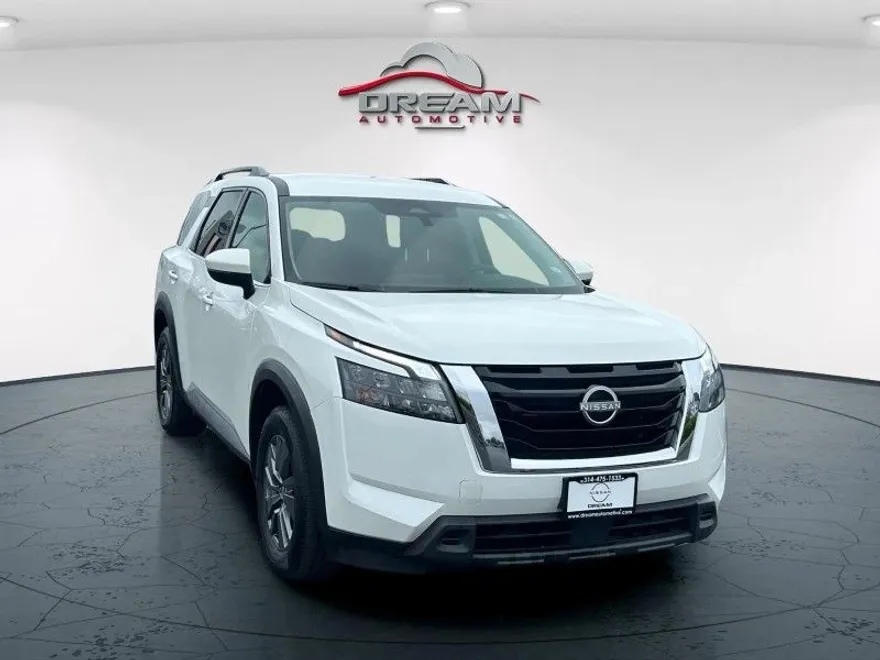 2024 Nissan Pathfinder SV photo 1