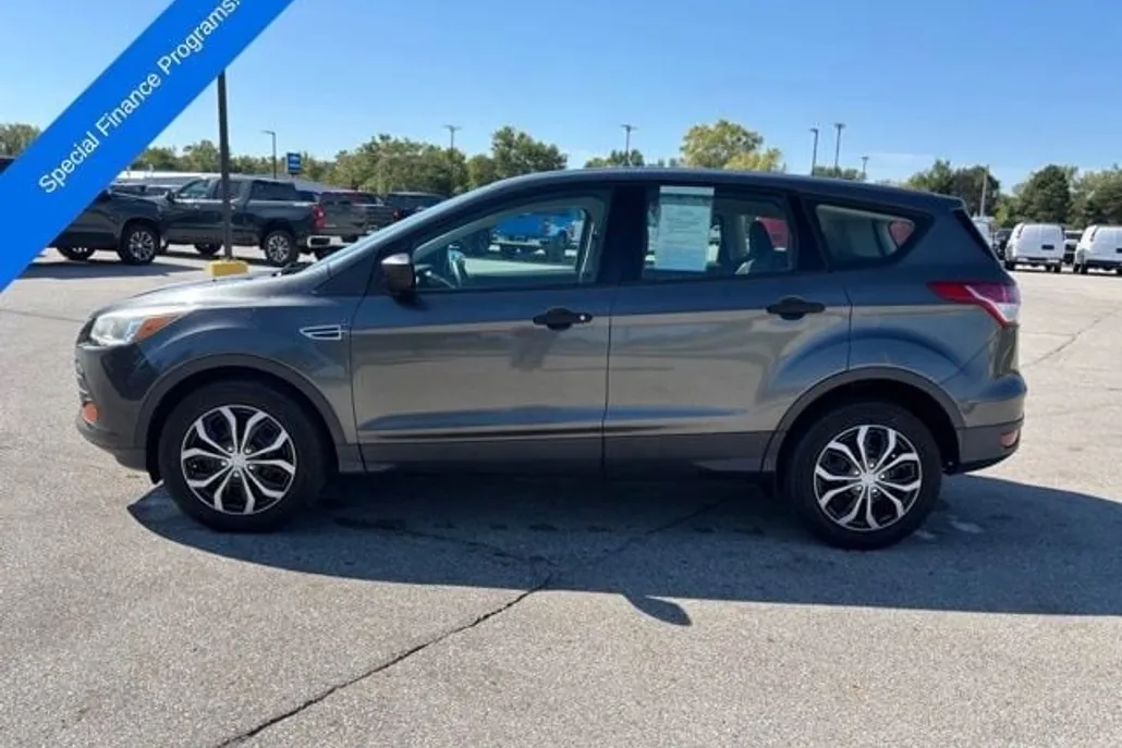 2015 Ford Escape S photo 1