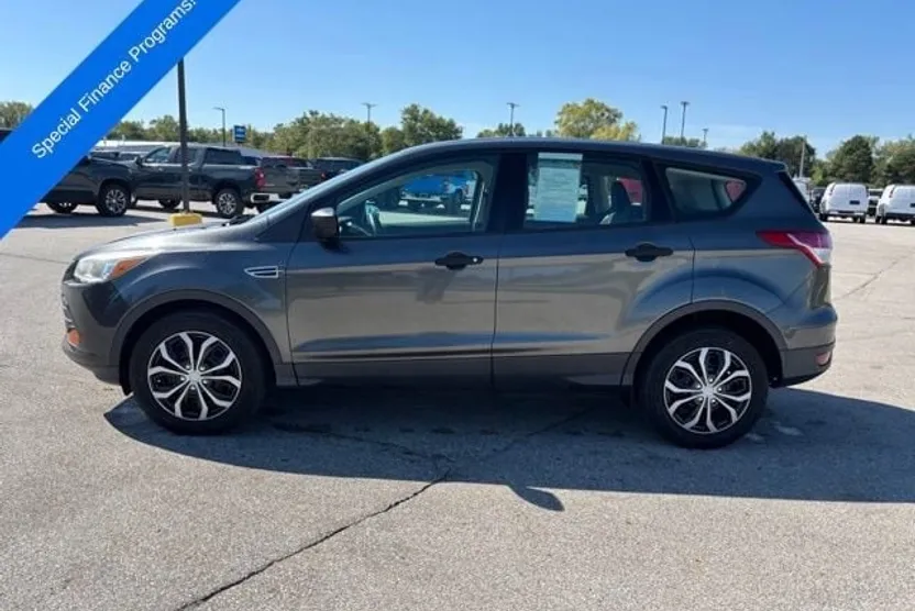 2015 Ford Escape S photo 1