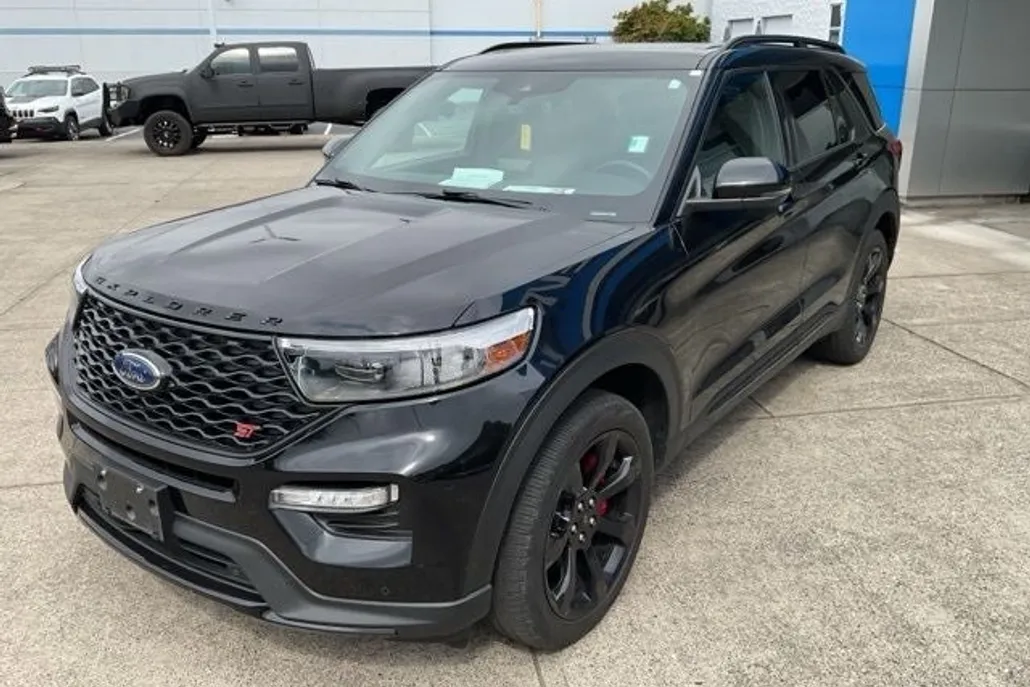 2023 Ford Explorer ST photo 1