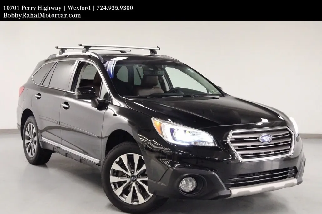 2017 Subaru Outback 3.6R Touring photo 1