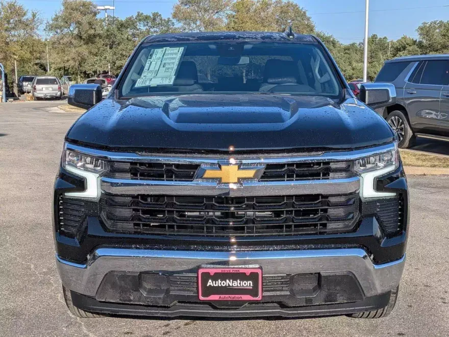 2026 Chevrolet Silverado 1500 LT photo 1