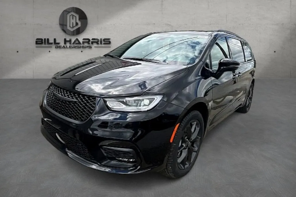 2026 Chrysler Pacifica Limited photo 1