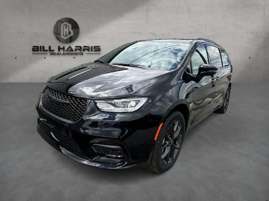 2026 Chrysler Pacifica Limited photo 1