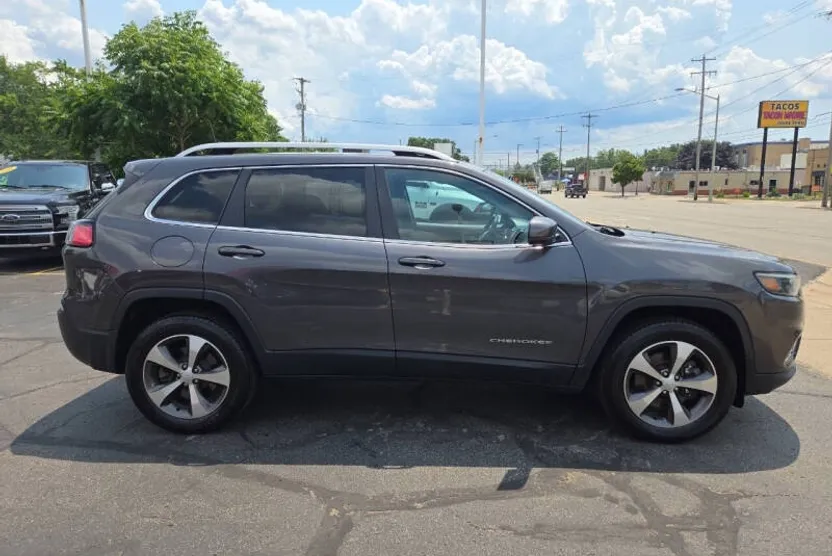 2020 Jeep Cherokee Limited photo 1