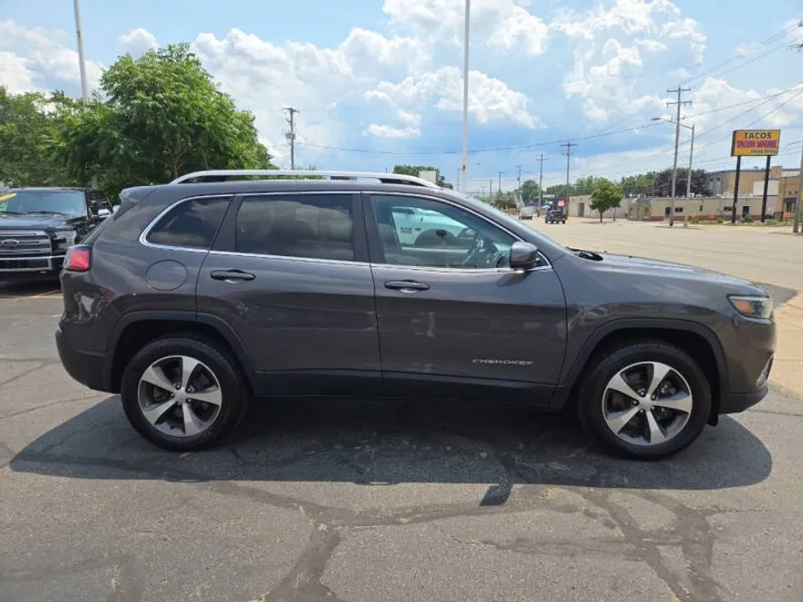 2020 Jeep Cherokee Limited photo 1