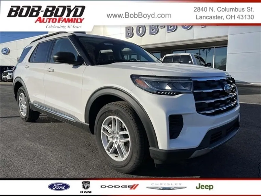 2025 Ford Explorer photo 1