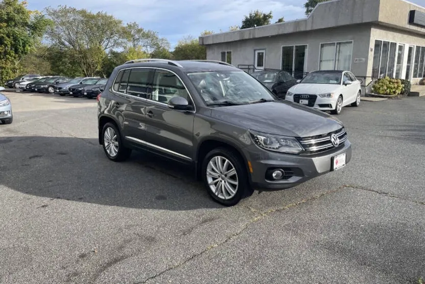 2016 Volkswagen Tiguan R-Line SEL photo 1