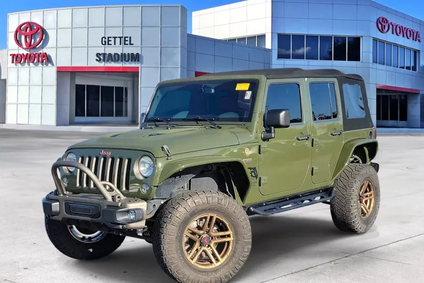 2016 Jeep Wrangler Unlimited Sahara photo 1