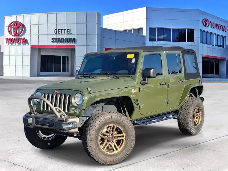 2016 Jeep Wrangler Unlimited Sahara photo 1