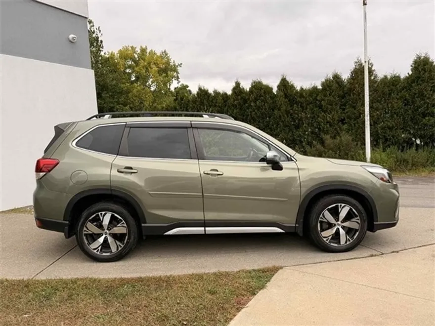 2020 Subaru Forester Touring photo 1