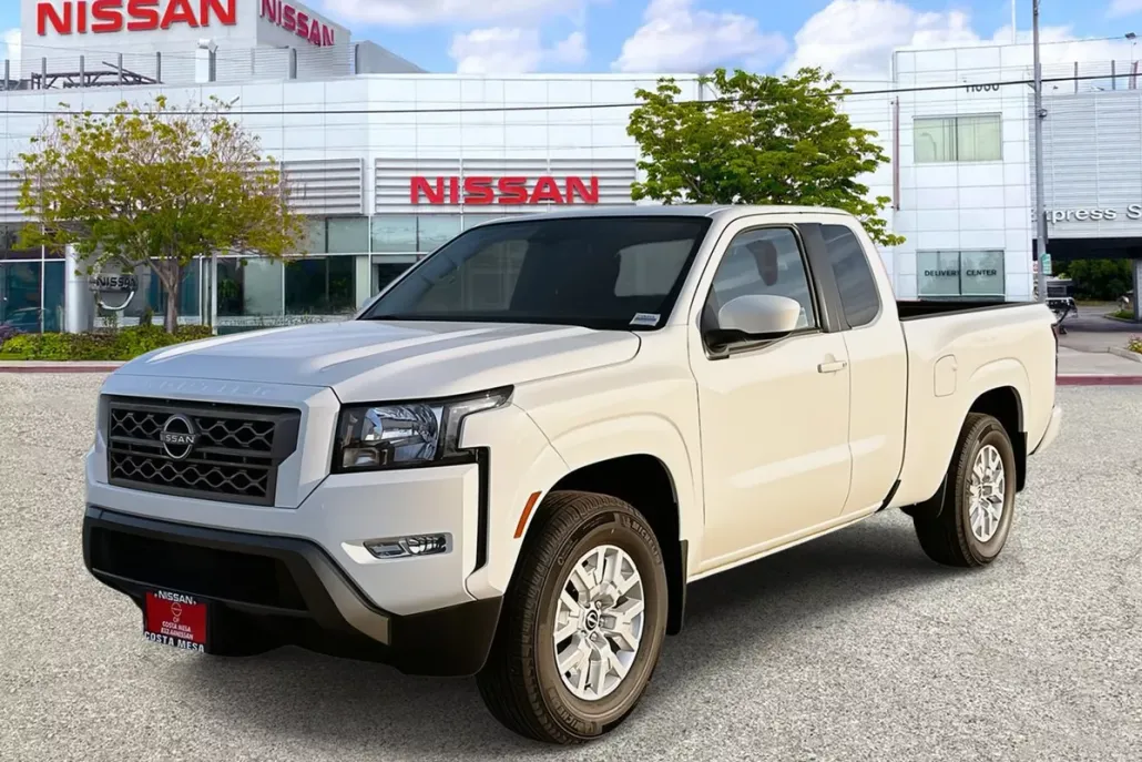 2024 Nissan Frontier SV photo 1
