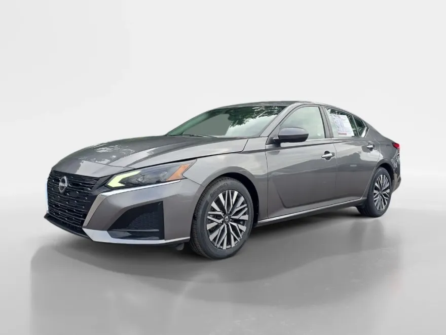 2023 Nissan Altima 2.5 SV photo 1
