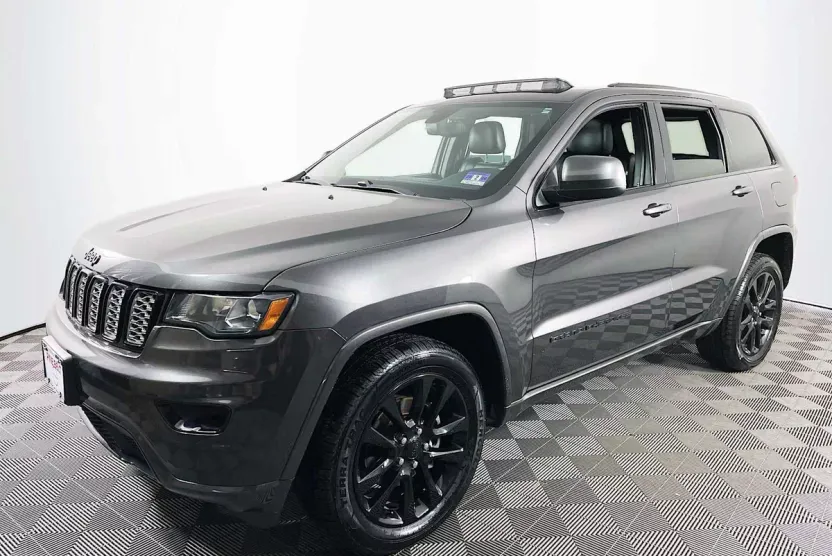 2019 Jeep Grand Cherokee Altitude photo 1