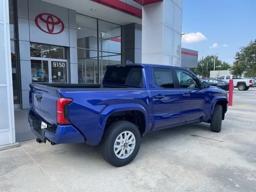 2025 Toyota Tacoma SR5 photo 1
